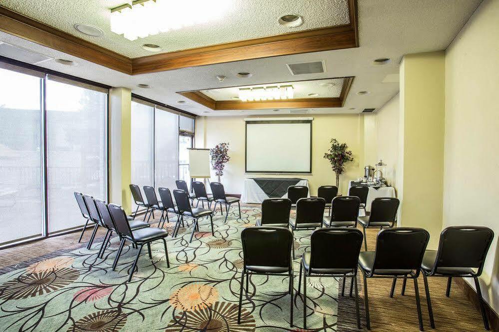 Clarion Hotel